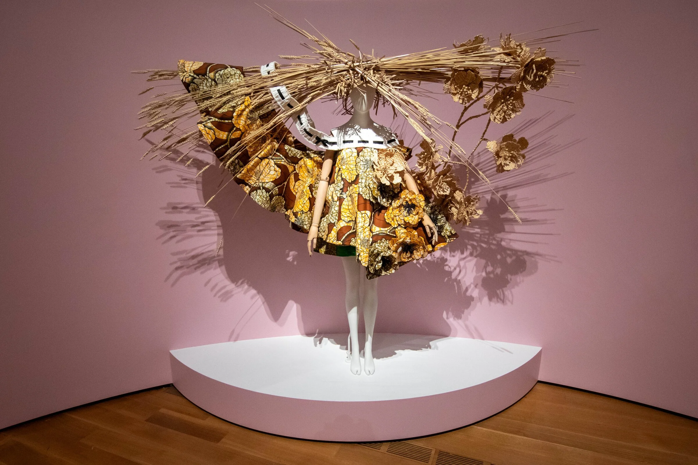 VIKTOR&ROLF.FASHION STATEMENTS — Arte Realizzata
